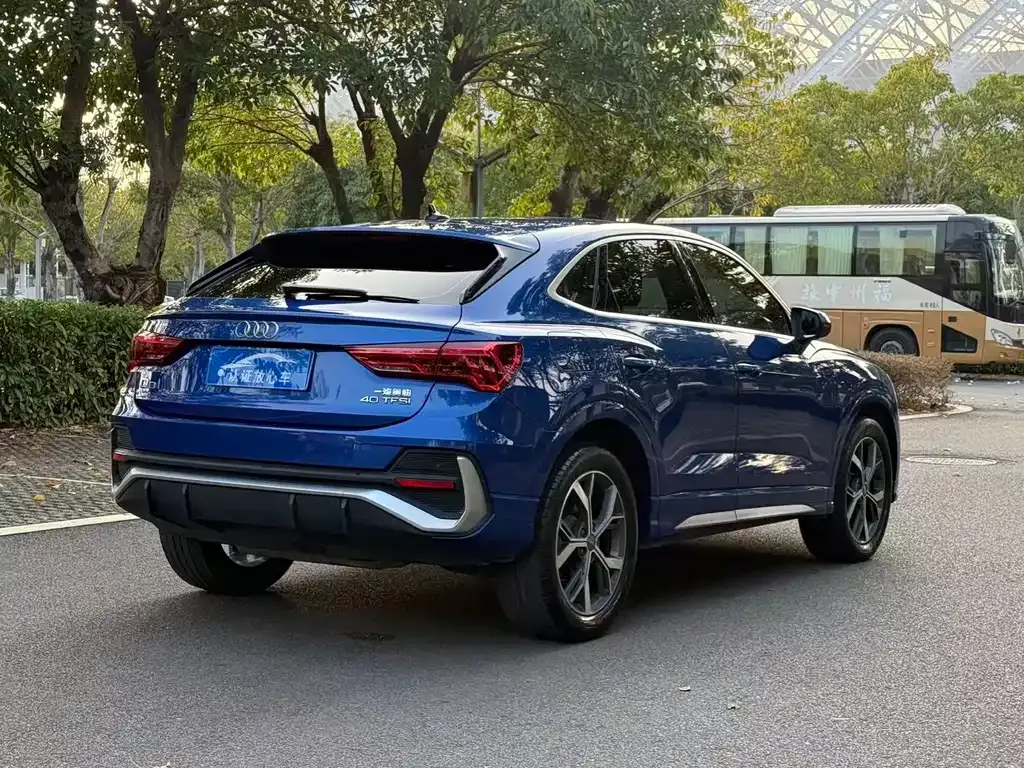 Audi Q3 Sportback — фото 9