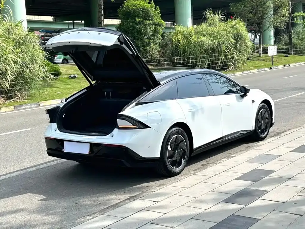 XPeng P7+ — фото 10