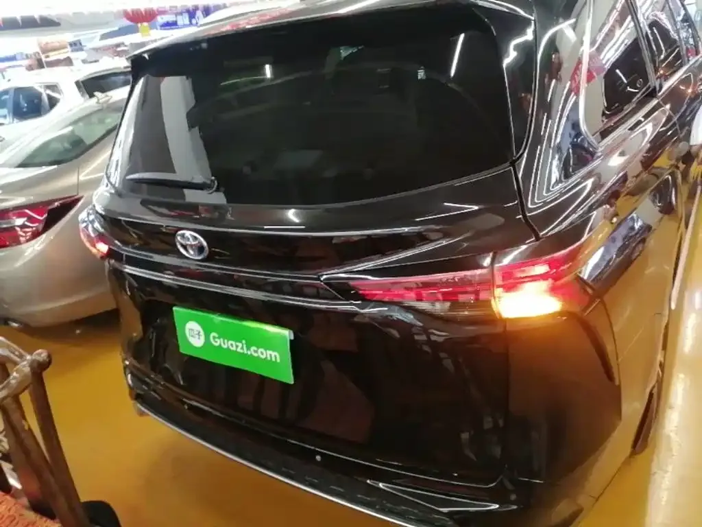 Toyota Granvia 2024 из CN, фото 9