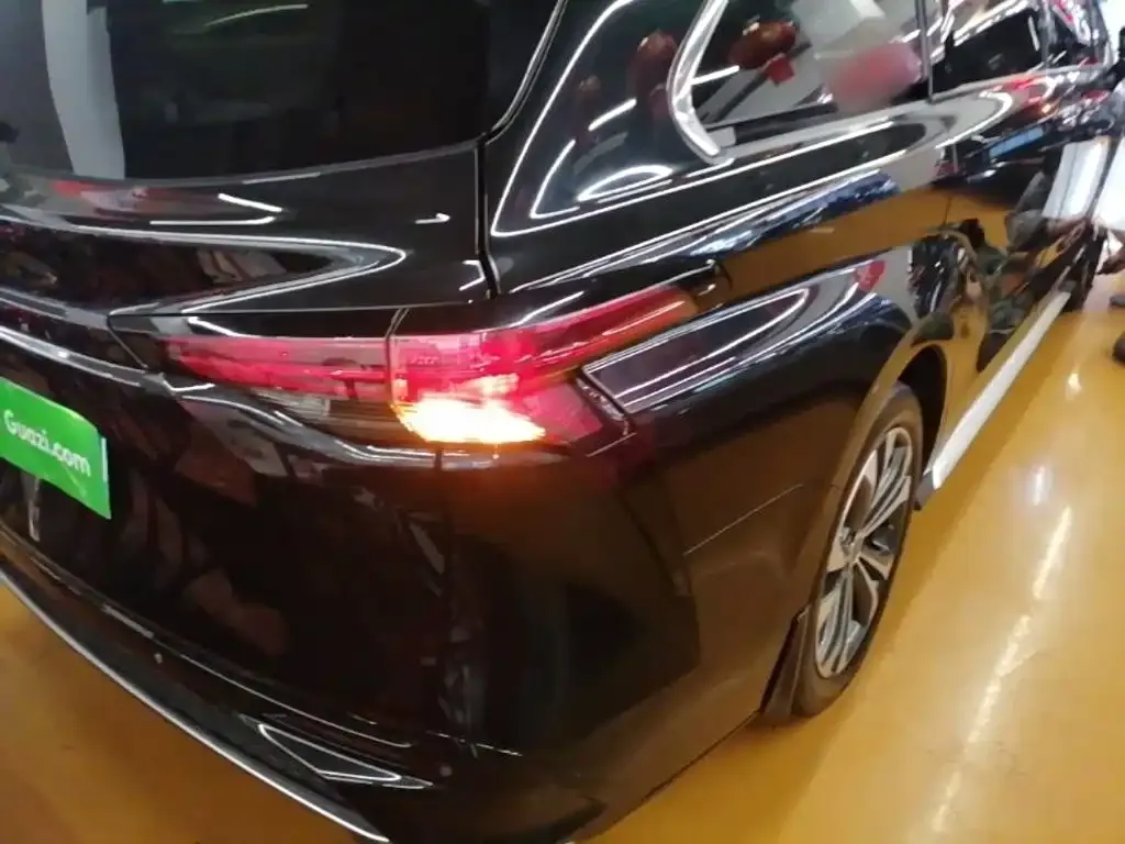 Toyota Granvia 2024 из CN, фото 3