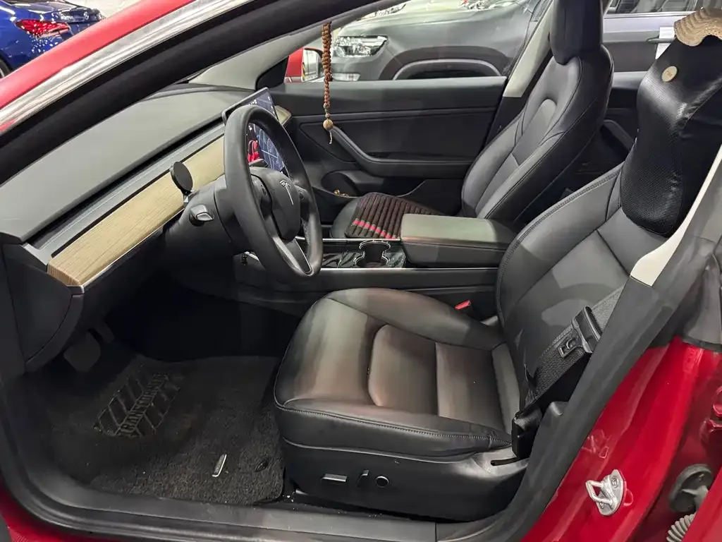 Tesla Model 3 — фото 4