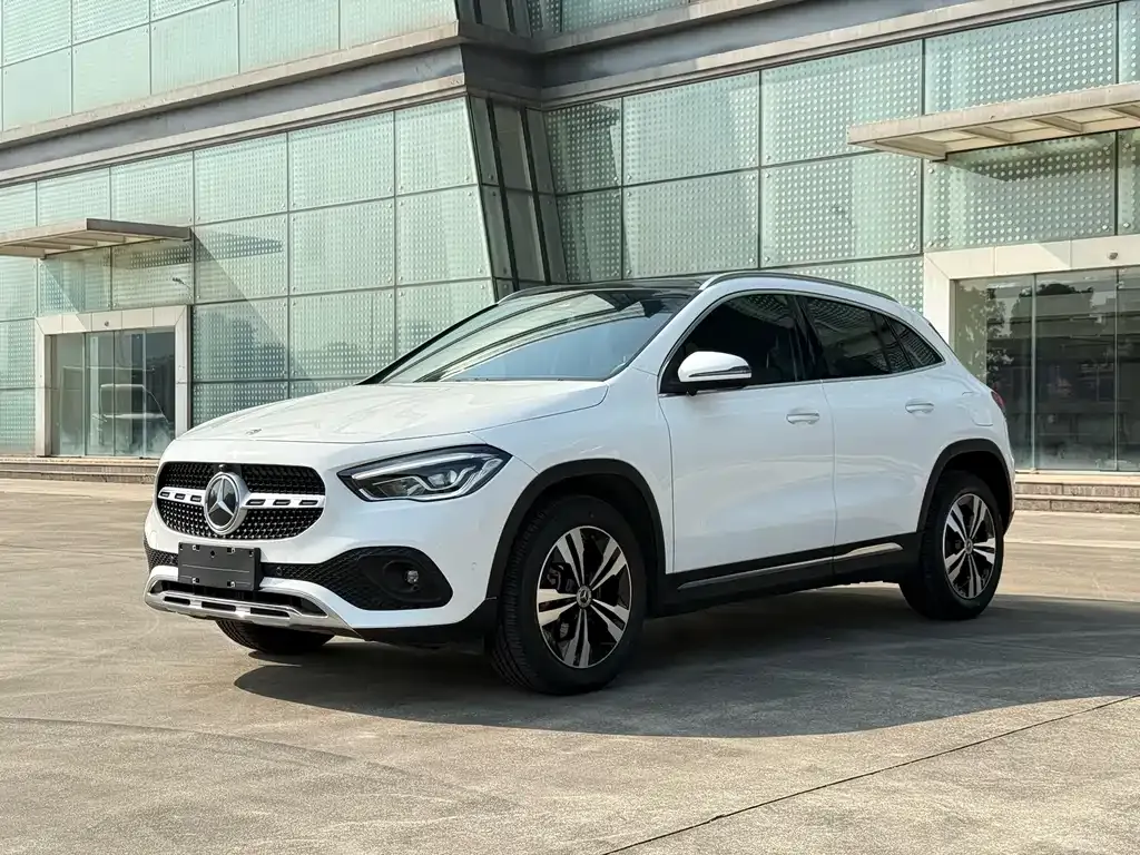 Mercedes-Benz GLA — фото 1