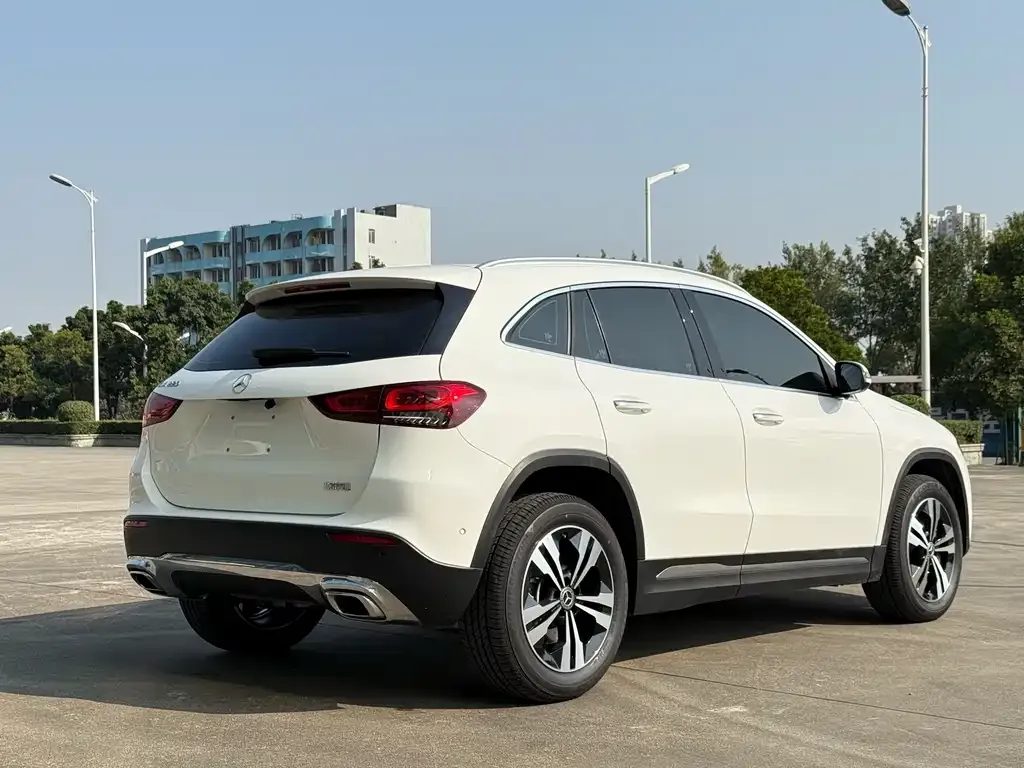 Mercedes-Benz GLA — фото 8