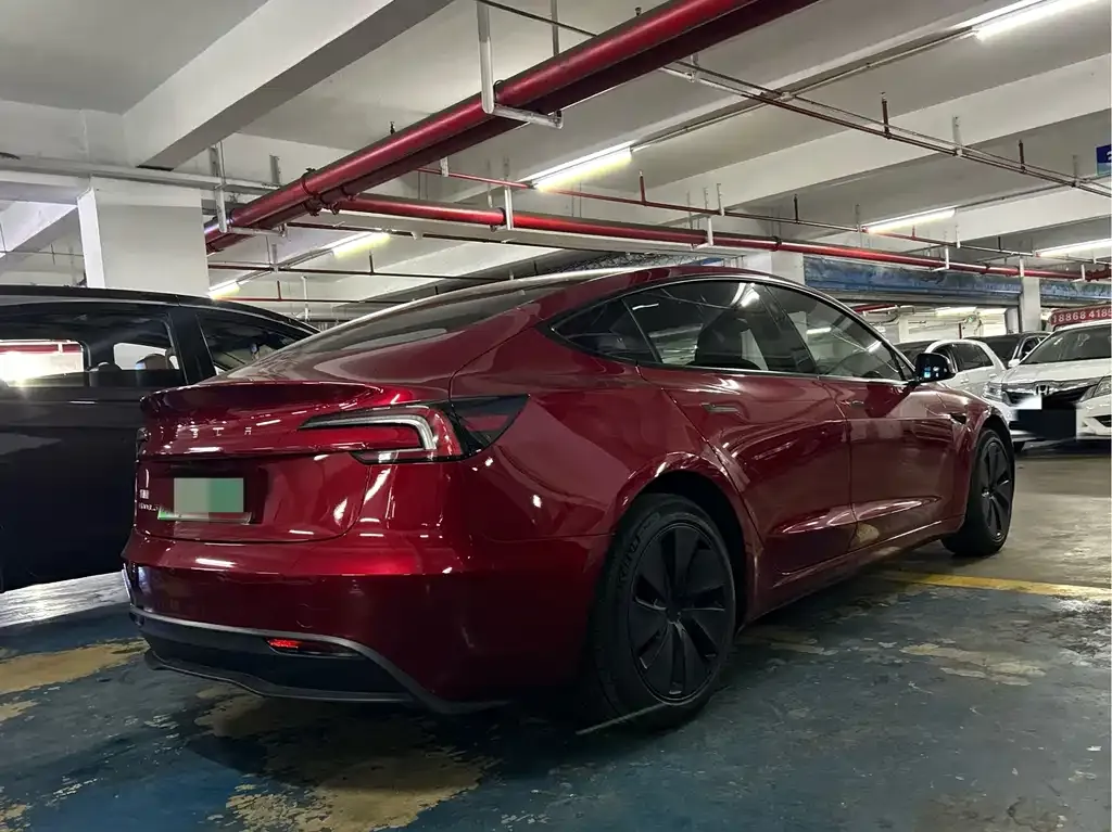 Tesla Model 3 — фото 8
