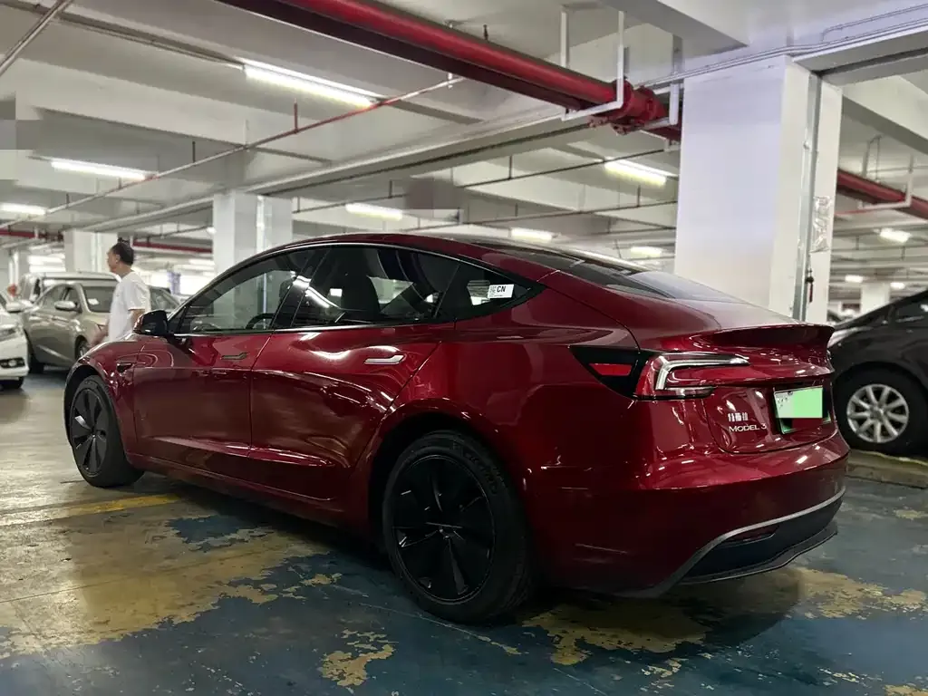 Tesla Model 3 — фото 6