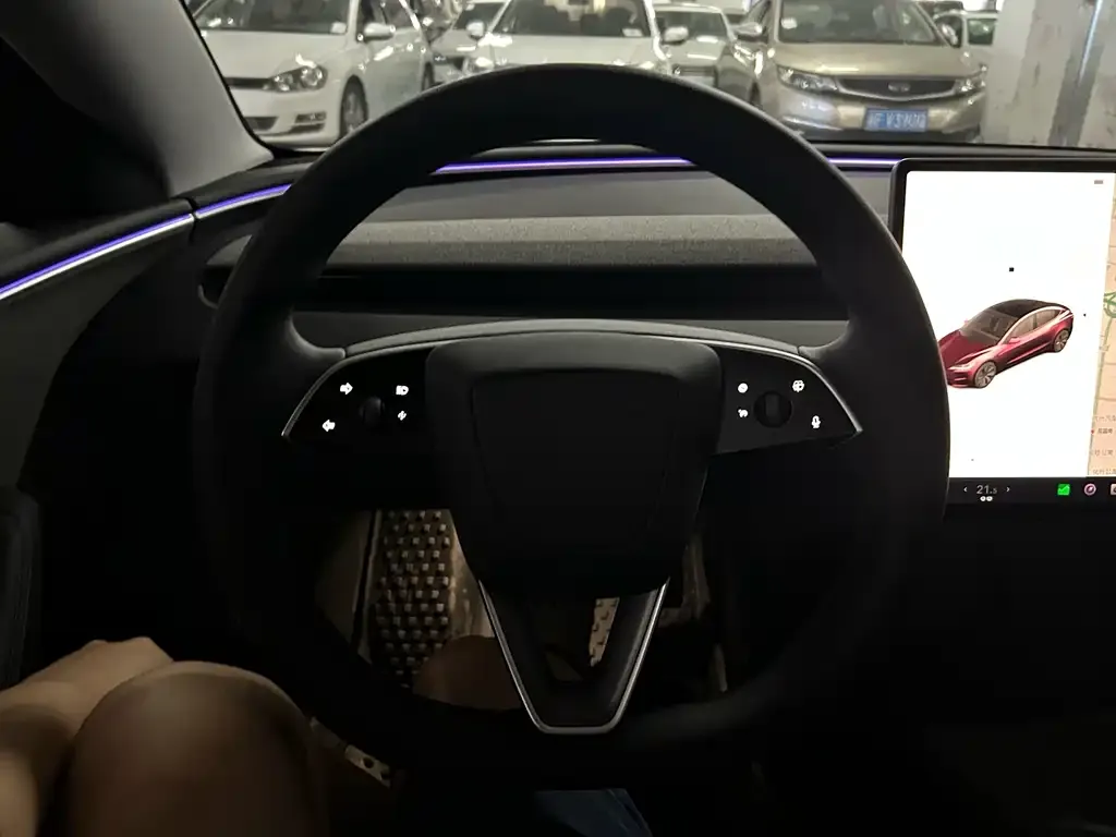 Tesla Model 3 — фото 2