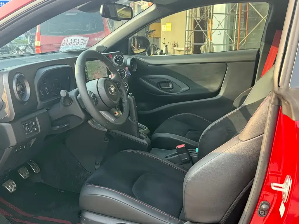 Toyota GR YARIS — фото 7