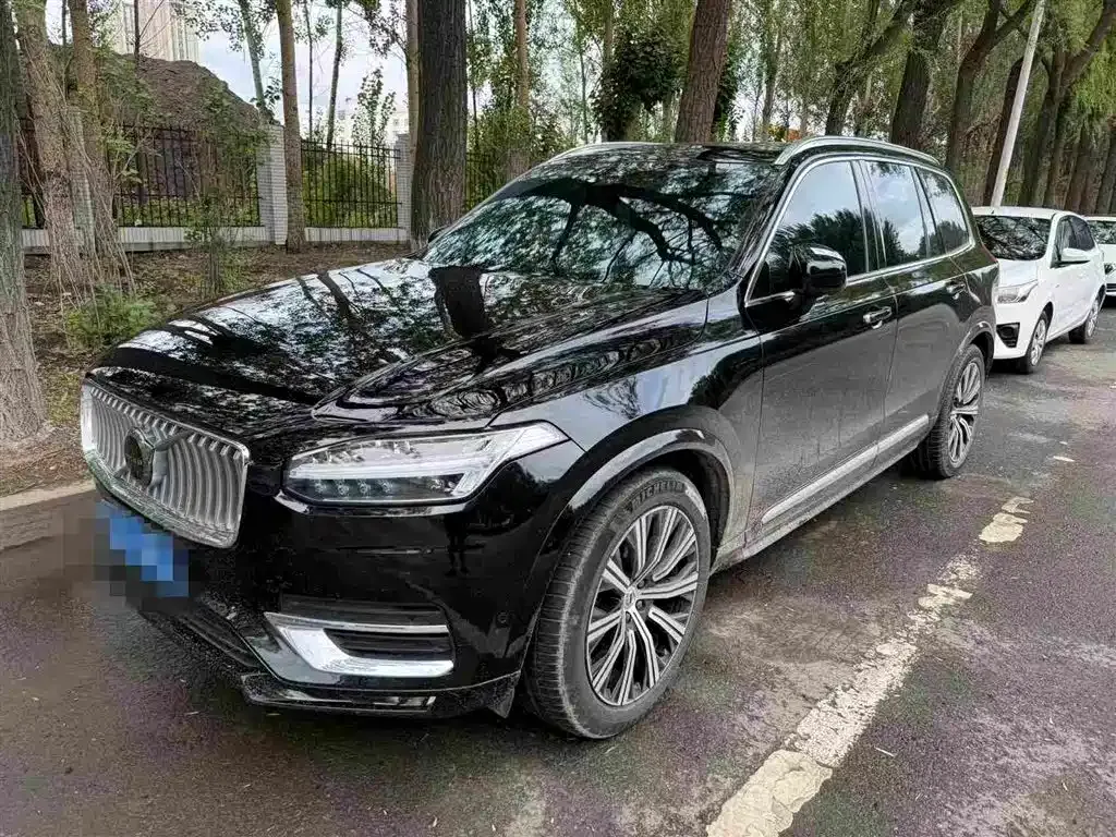 Volvo XC90 — фото 1