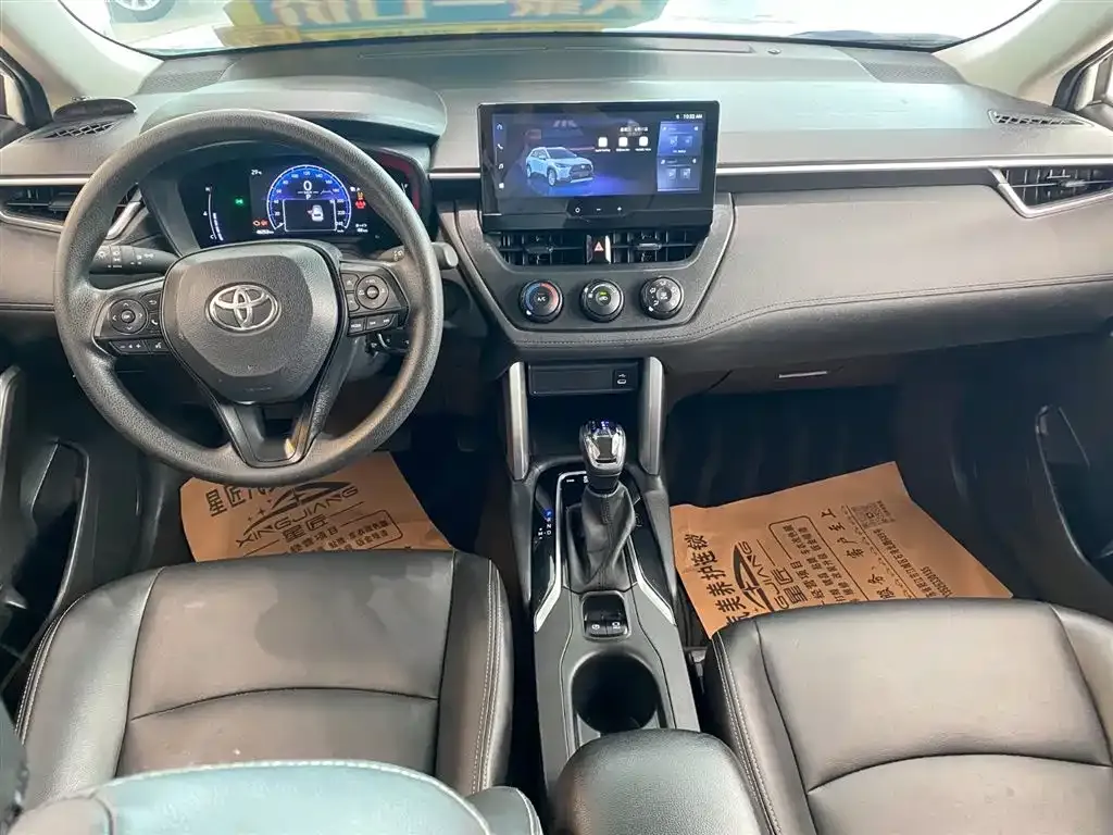 Toyota Corolla Cross — фото 3