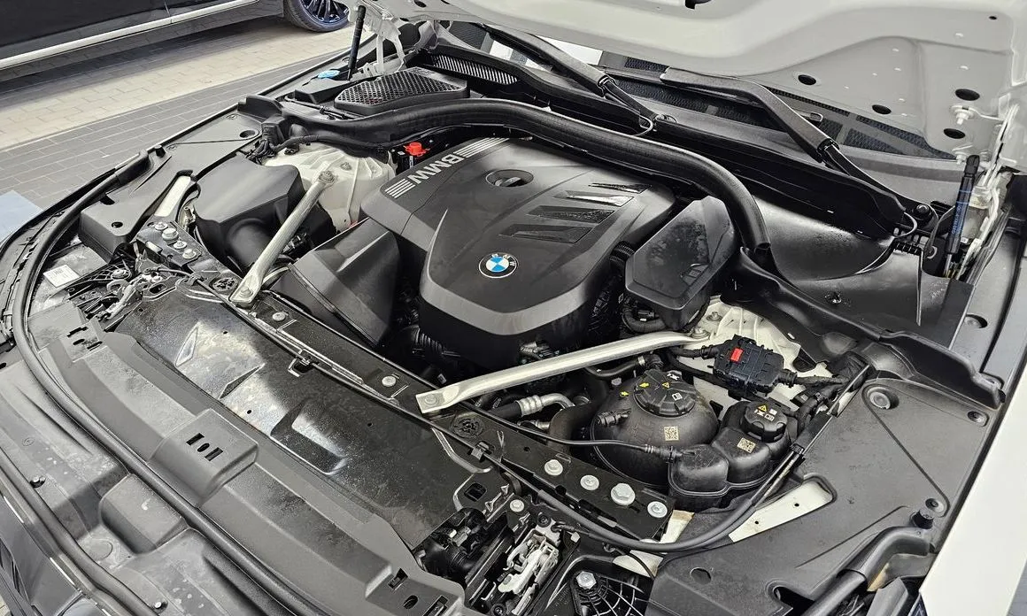 BMW 5-Series 2025 из KR, фото 8