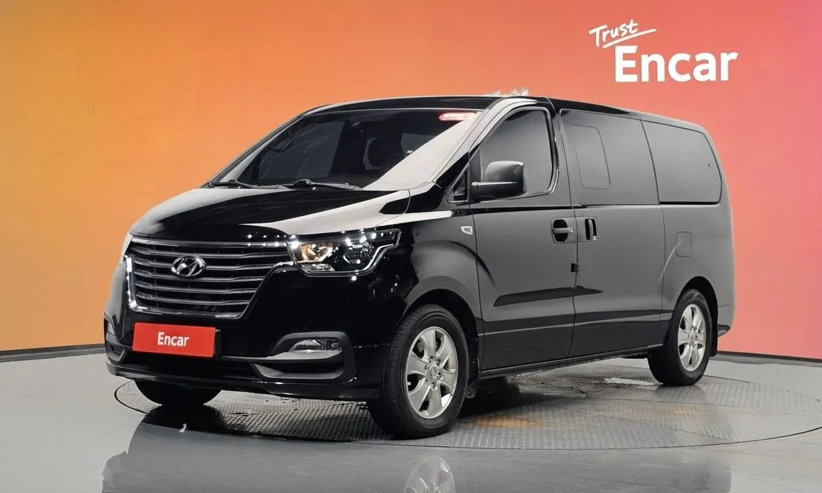 Hyundai Starex — фото 1