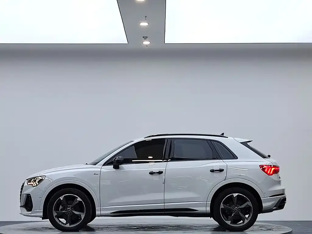 Audi Q3 — фото 10
