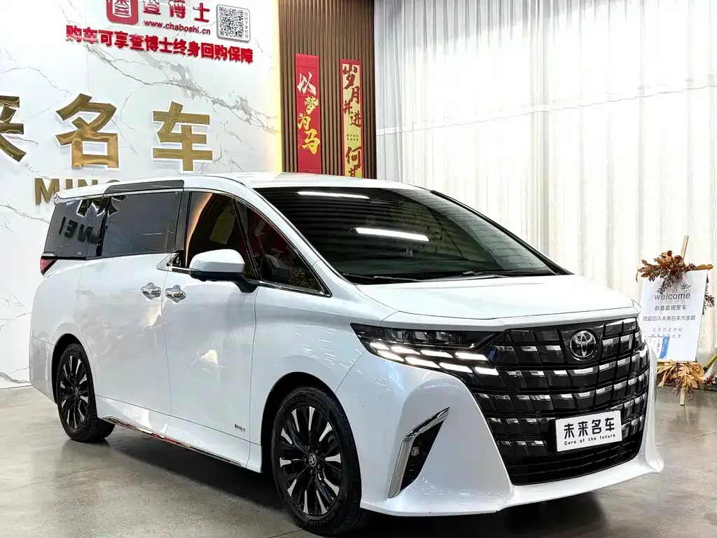 Toyota Alphard — фото 5