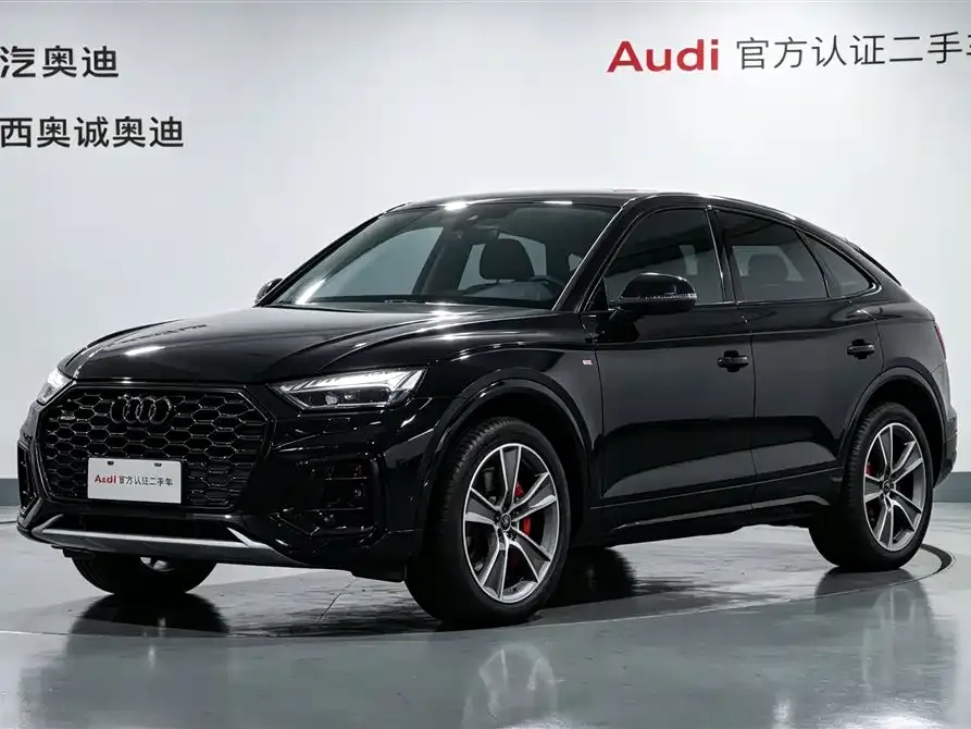 Audi Q5L Sportback — фото 1