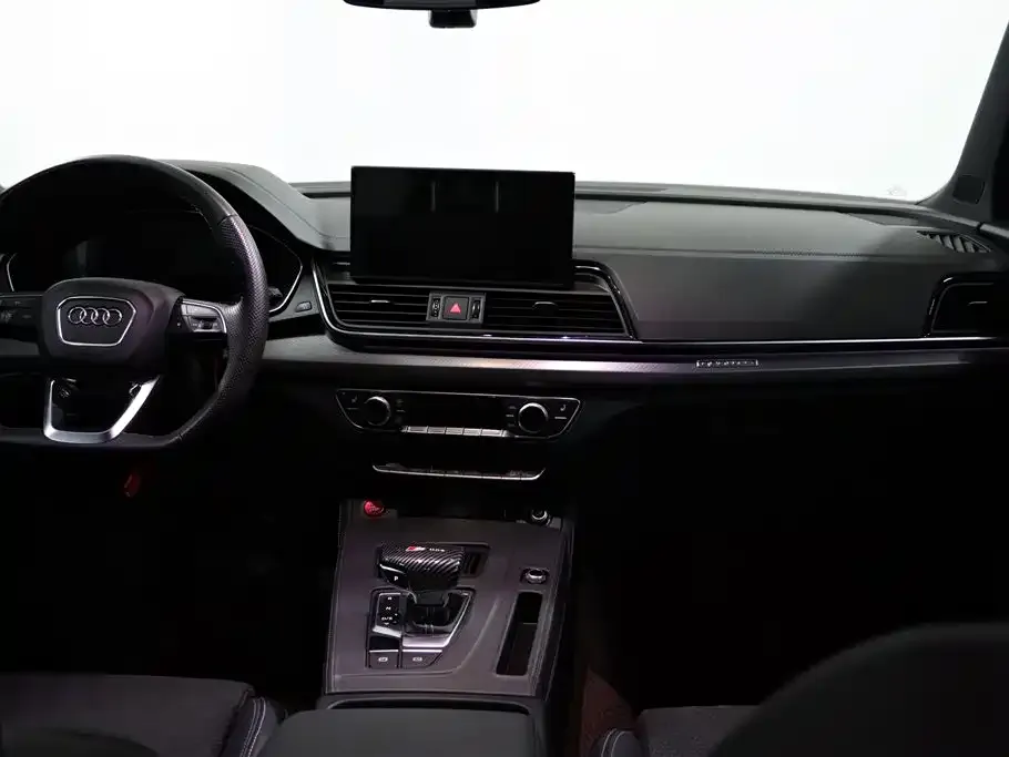 Audi Q5L Sportback — фото 3