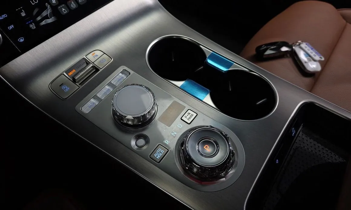 Genesis GV70 — фото 10