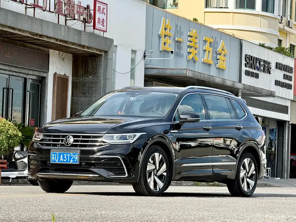 Volkswagen Tiguan L — фото 2
