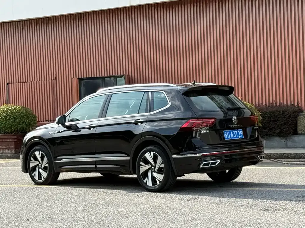 Volkswagen Tiguan L — фото 7