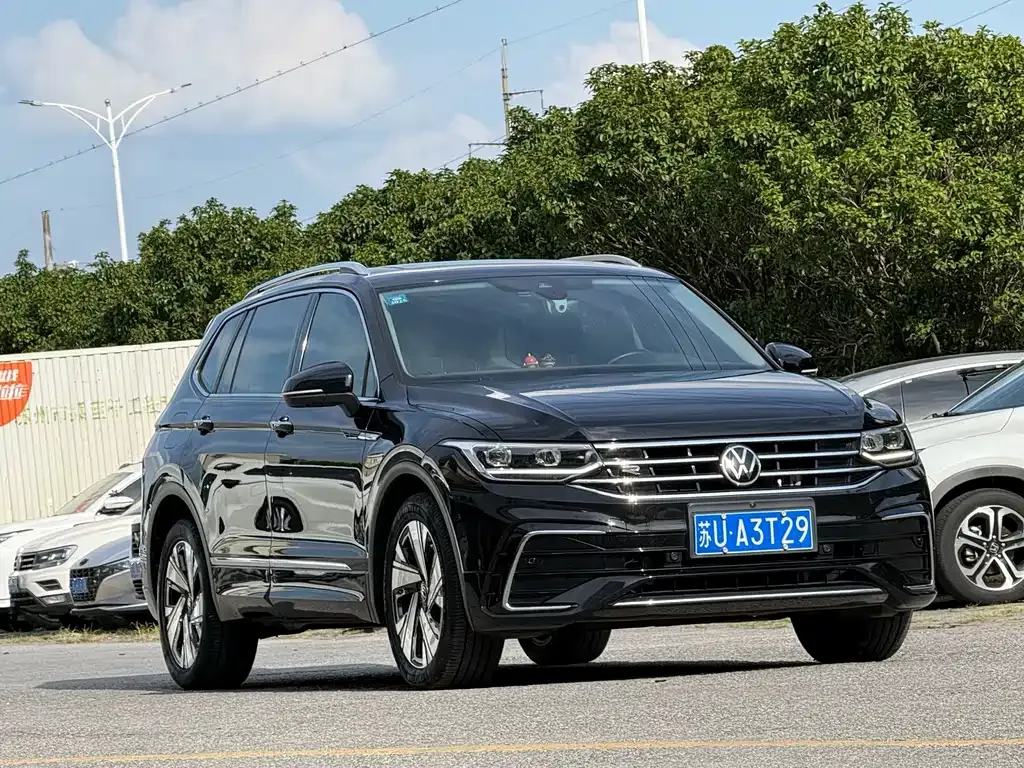 Volkswagen Tiguan L — фото 5