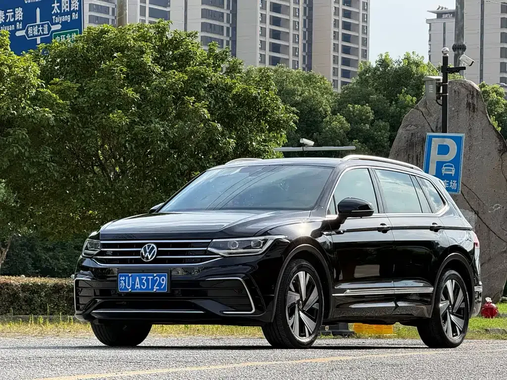 Volkswagen Tiguan L — фото 9