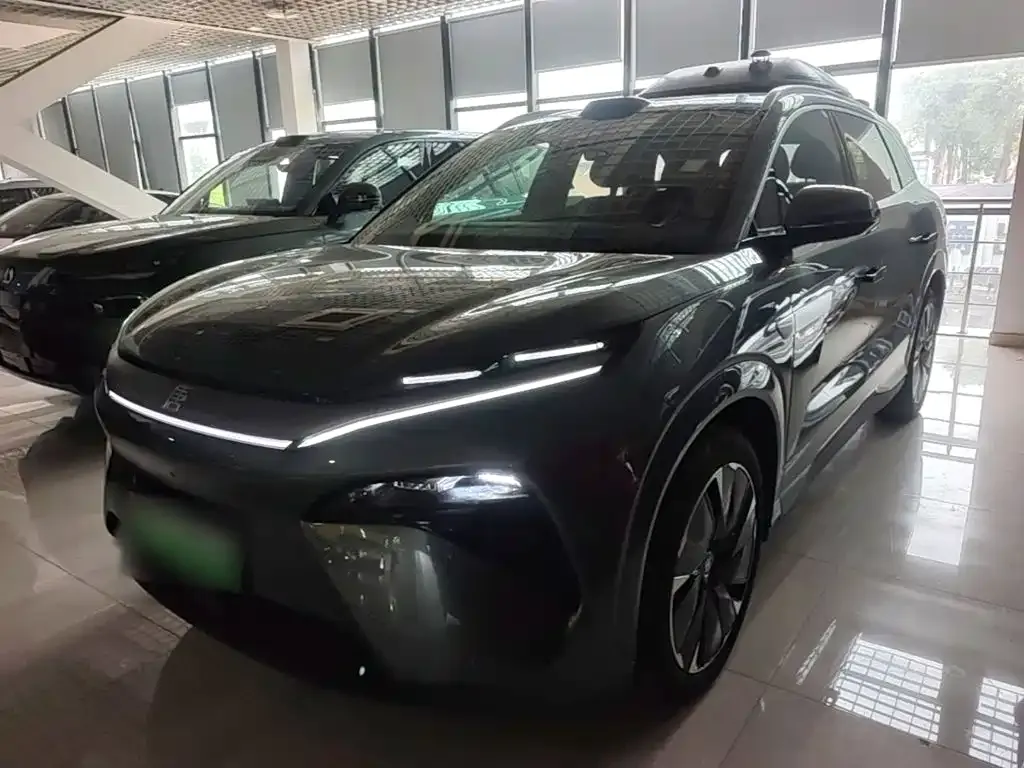 BYD Tang L — фото 1