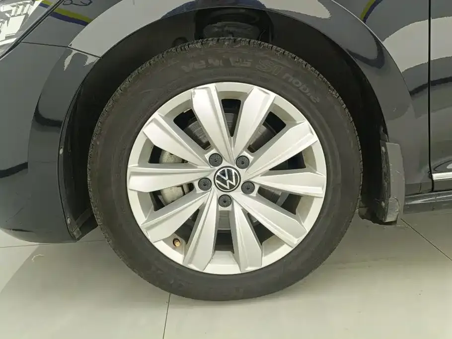 Volkswagen Passat — фото 7