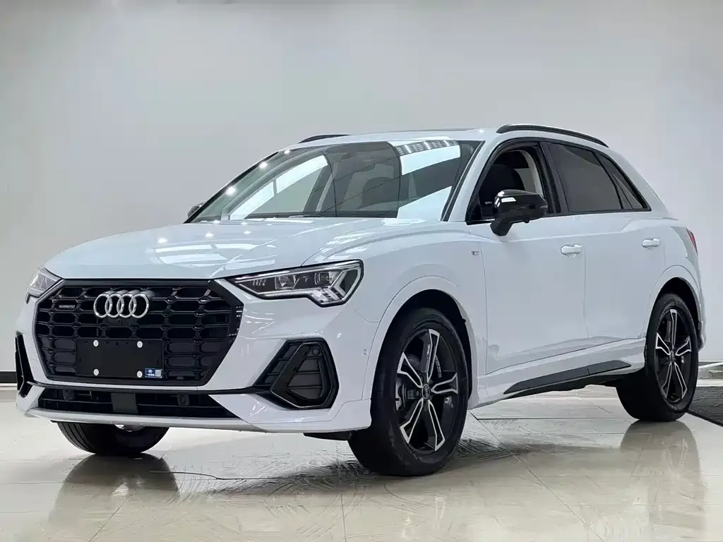 Audi Q3 — фото 1