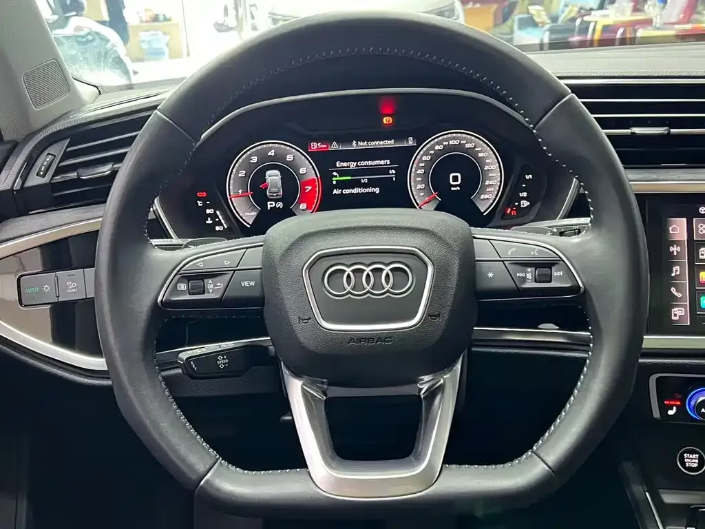 Audi Q3 — фото 4
