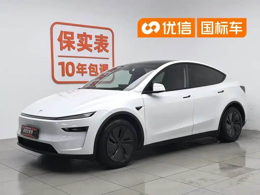 Tesla Model Y — фото 1