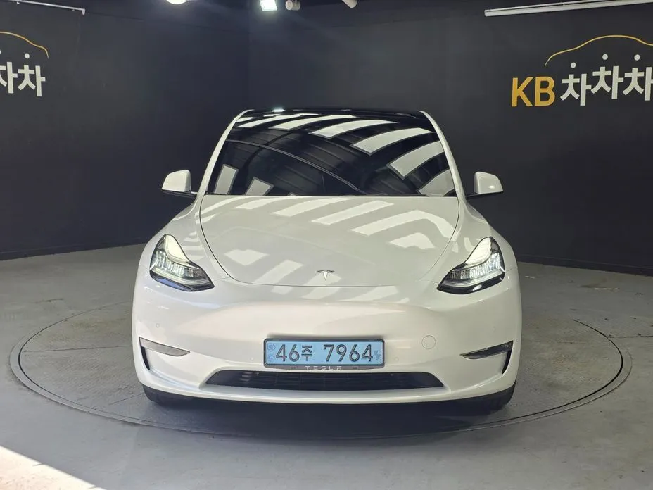 Tesla Model Y — фото 10
