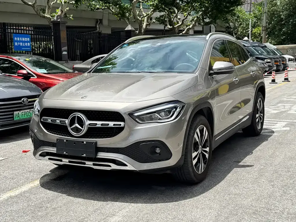 Mercedes-Benz GLA — фото 1
