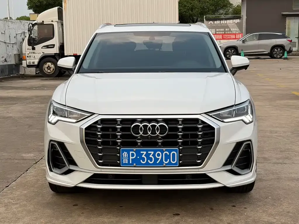 Audi Q3 — фото 1