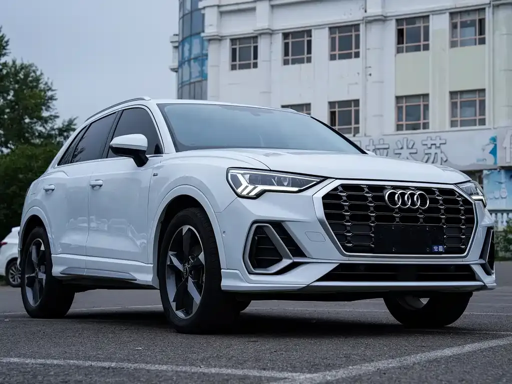 Audi Q3 — фото 10