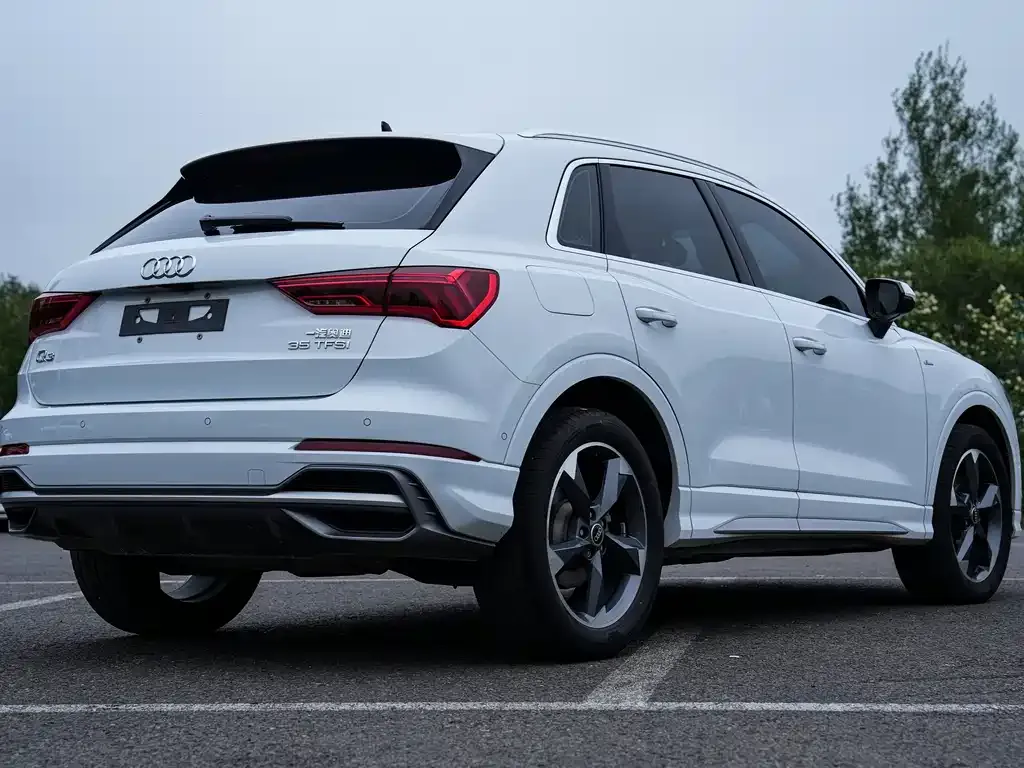 Audi Q3 — фото 8