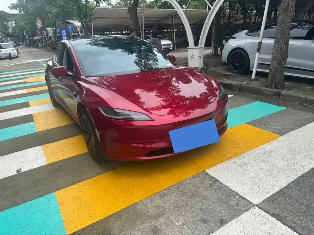 Tesla Model 3 — фото 4