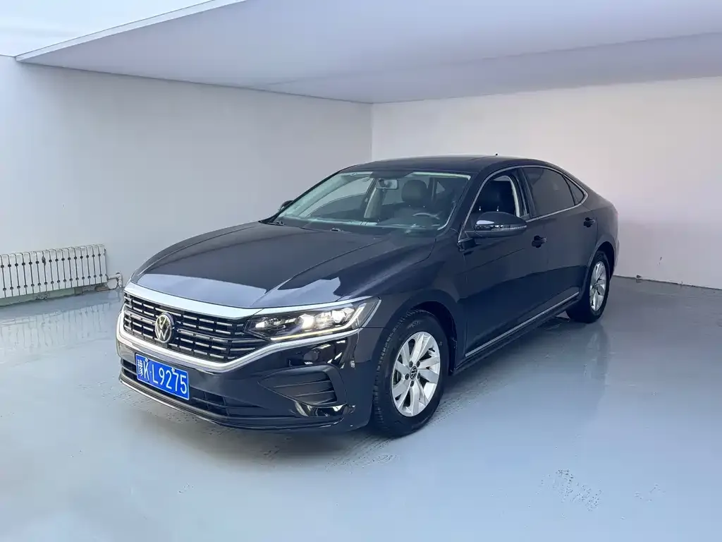 Volkswagen Passat — фото 1