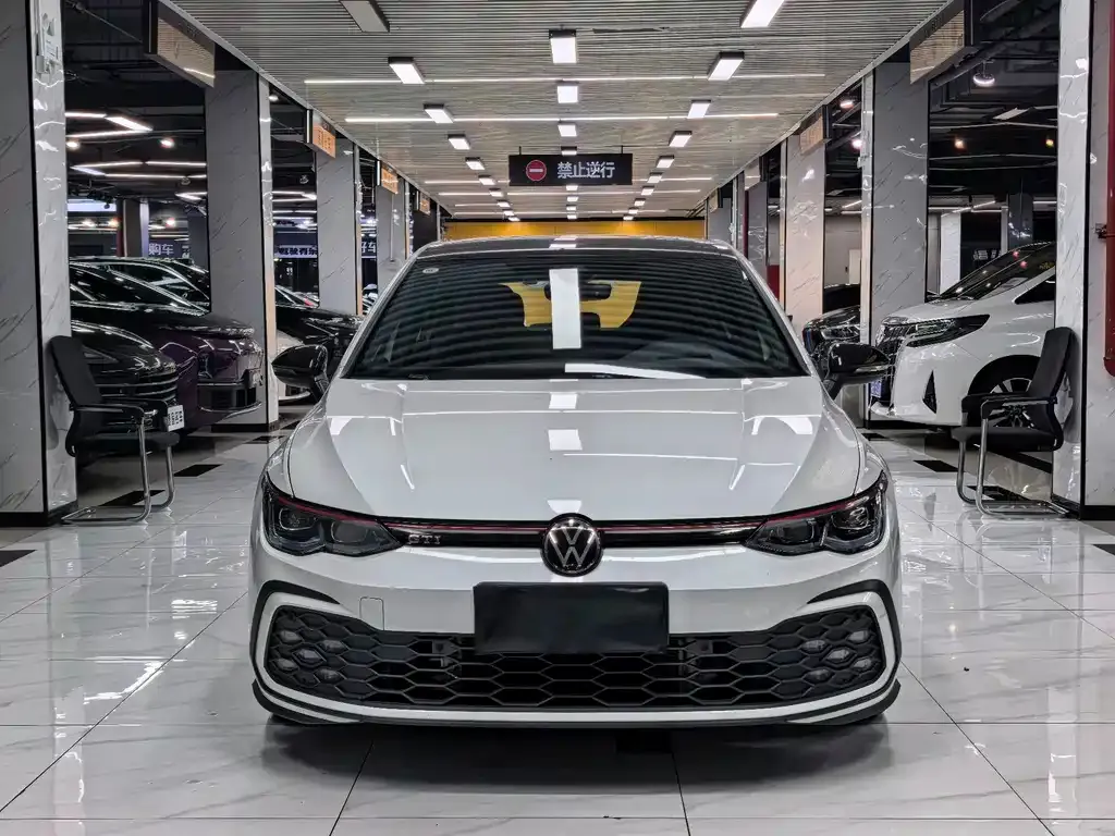 Volkswagen Golf GTI — фото 5