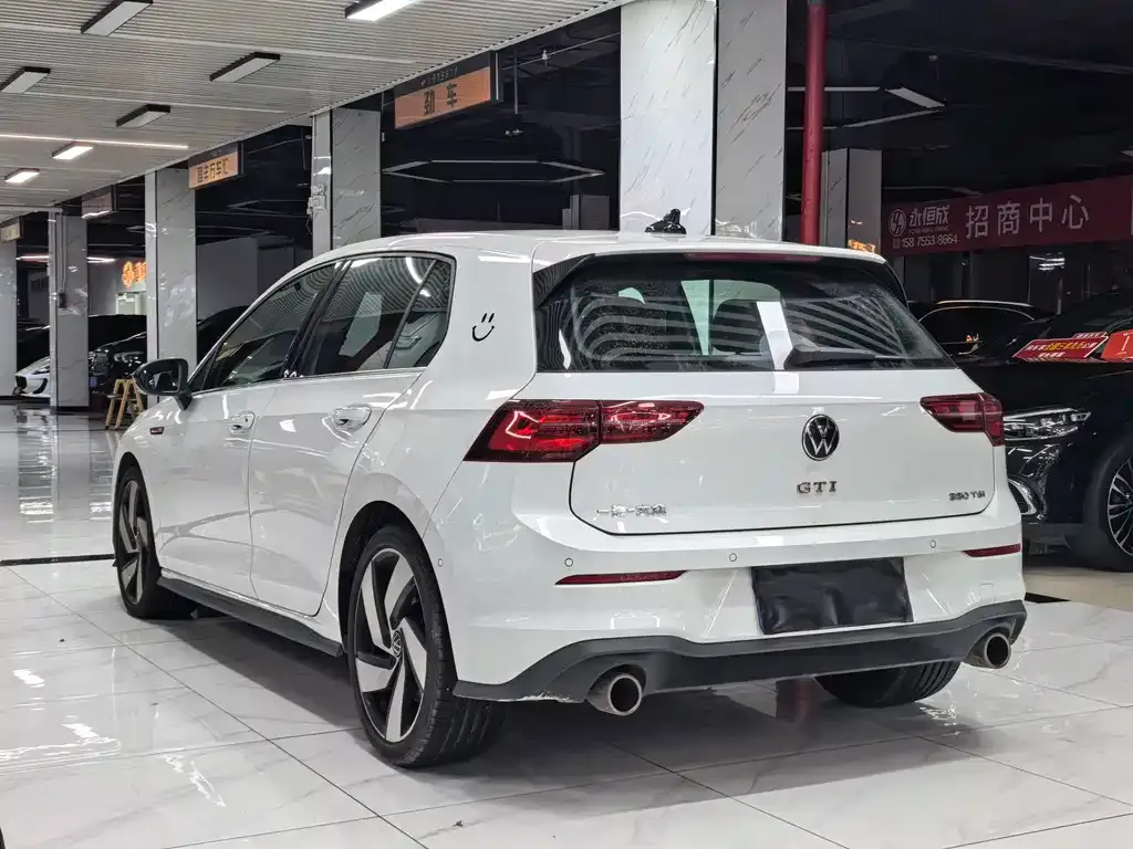 Volkswagen Golf GTI — фото 7