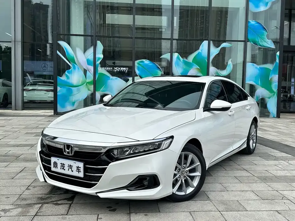Honda Accord — фото 1