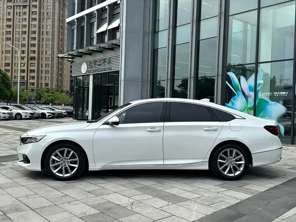 Honda Accord — фото 4