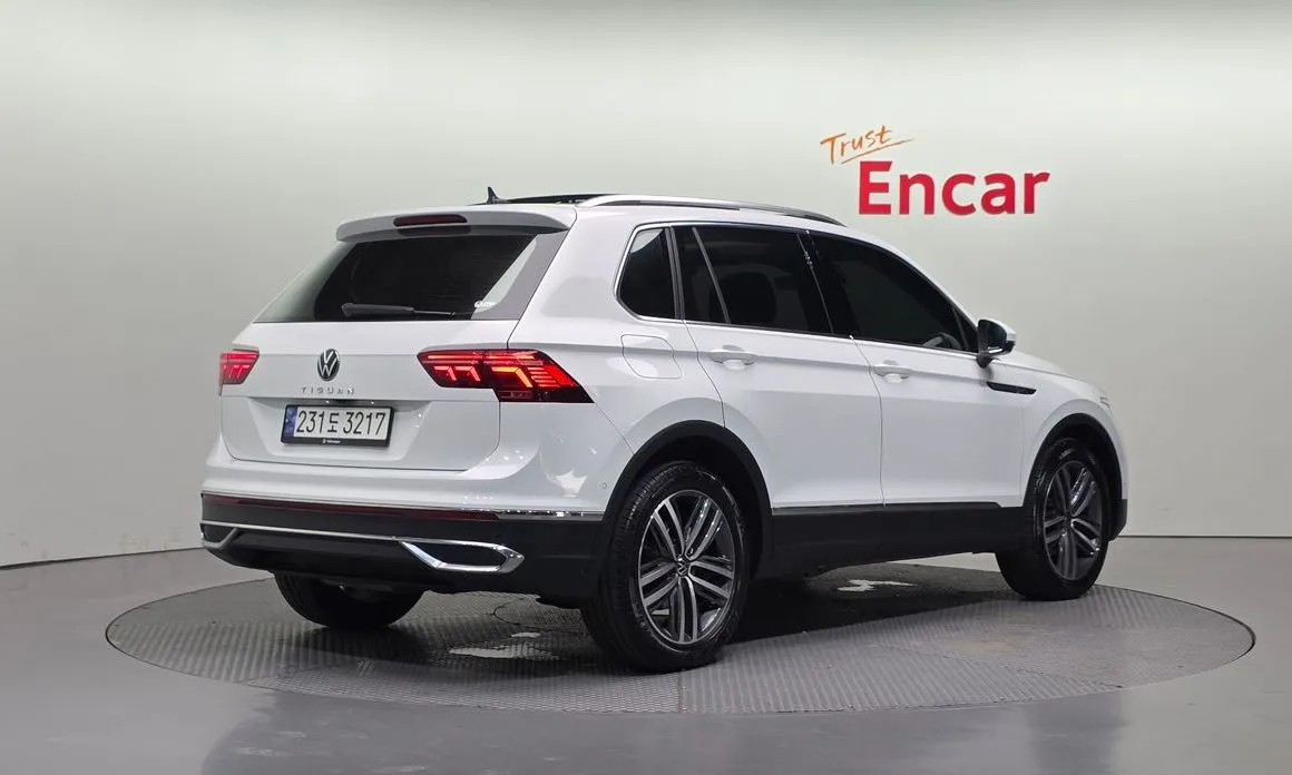 Volkswagen Tiguan — фото 7