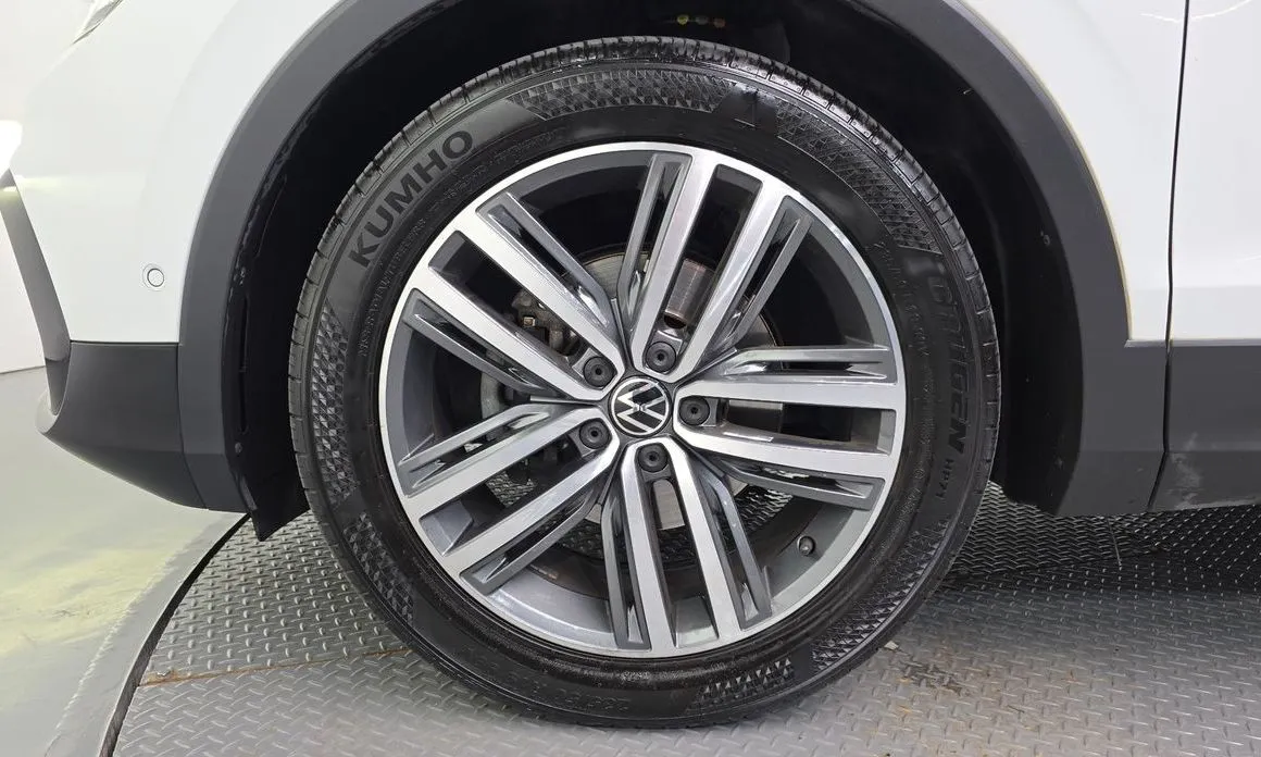 Volkswagen Tiguan — фото 9