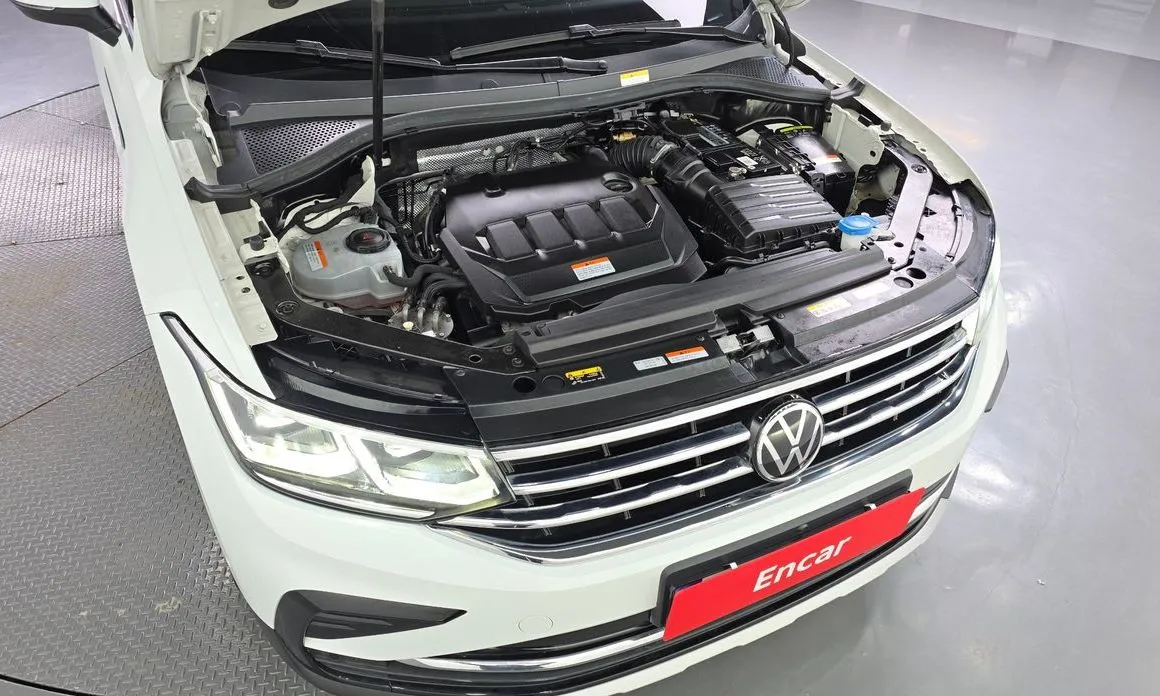 Volkswagen Tiguan — фото 10