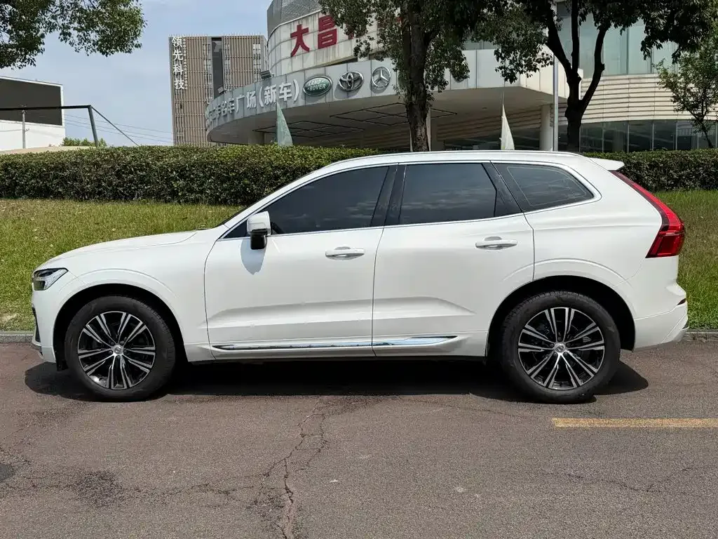 Volvo XC60 — фото 9