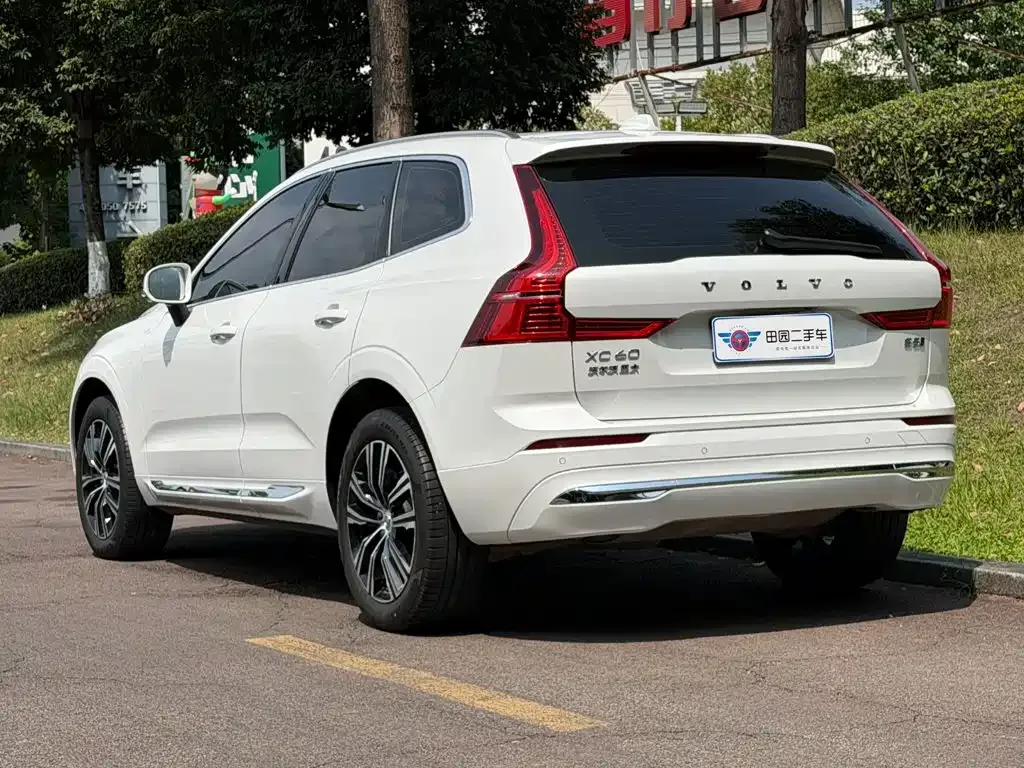 Volvo XC60 — фото 4