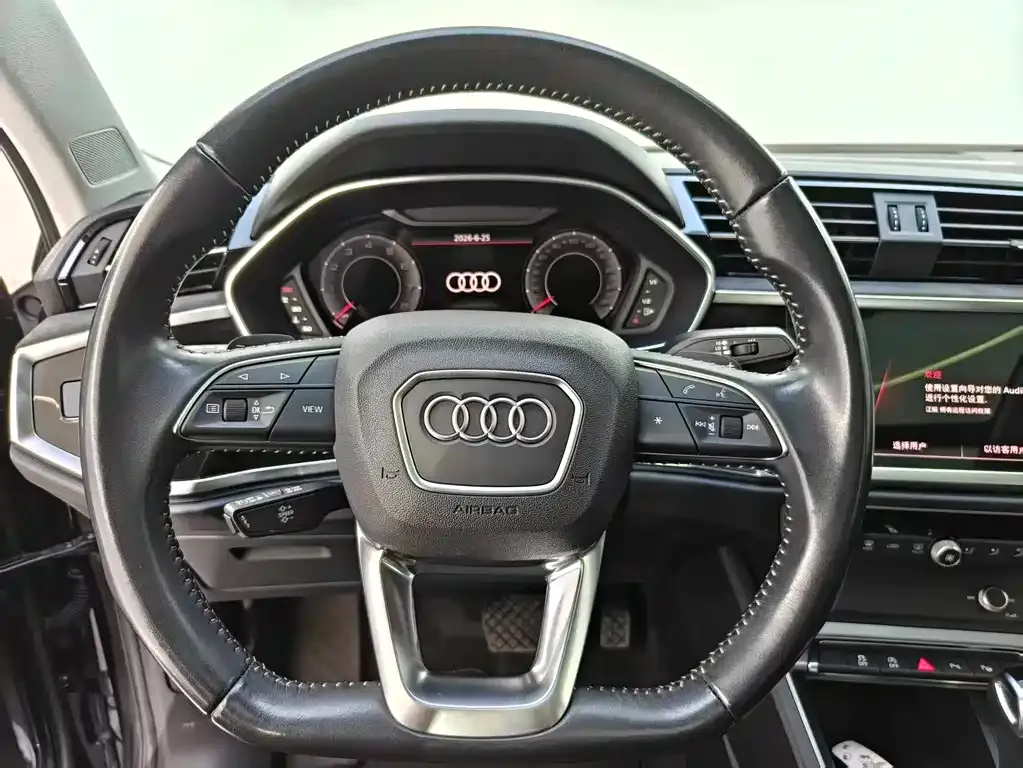 Audi Q3 — фото 6
