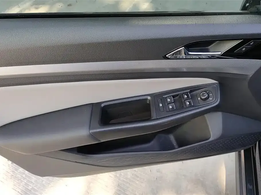 Volkswagen Bora — фото 7