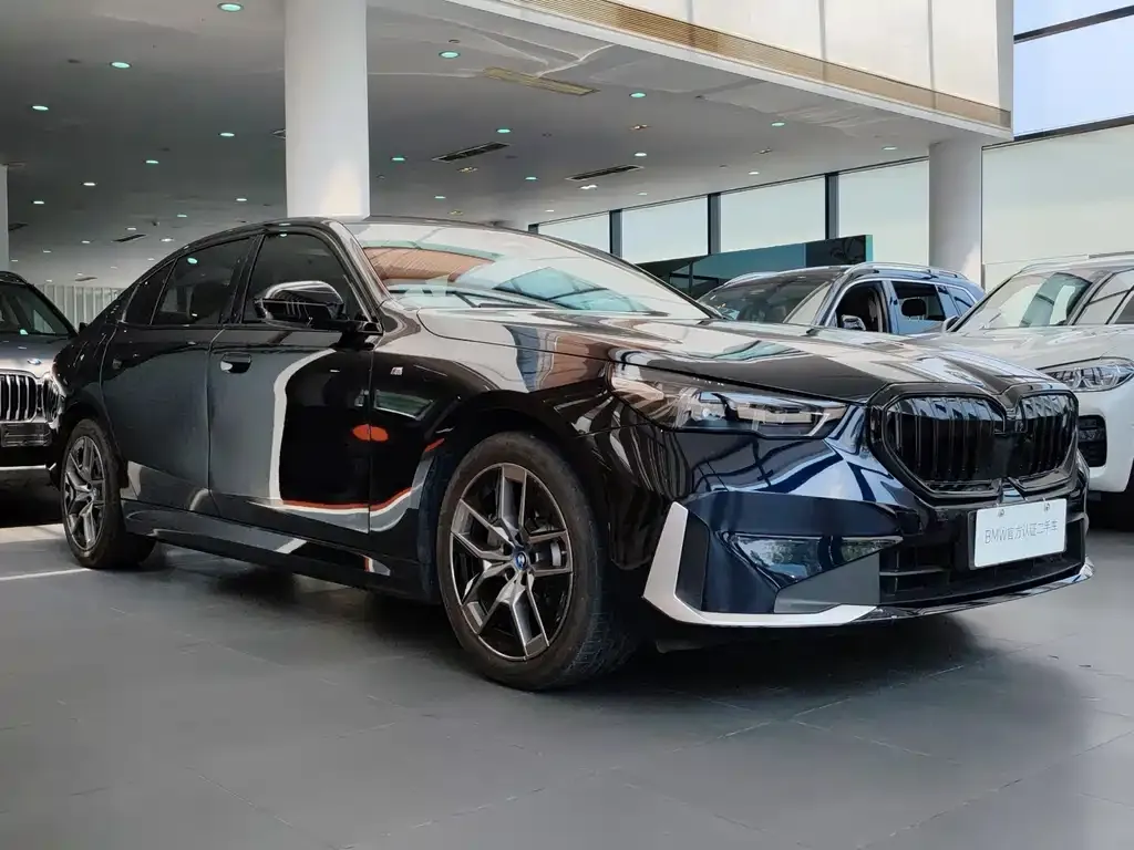 BMW i5 — фото 7