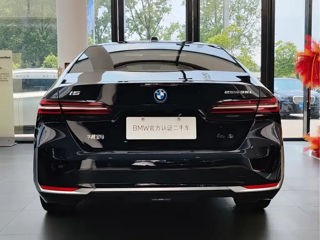 BMW i5 — фото 6