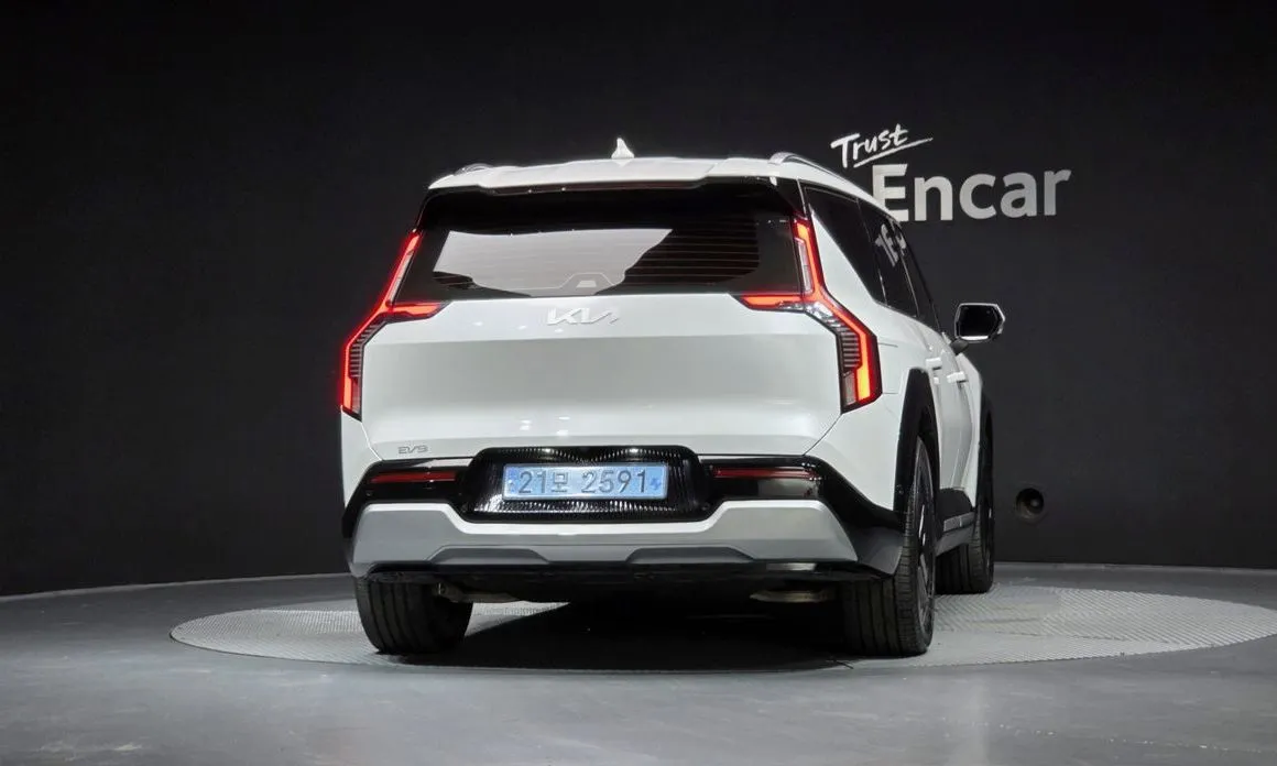 Kia EV9 2024 из KR, фото 2